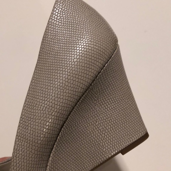 Franco Sarto Gray Textured Peep Toe Jamila Wedges - Picture 7 of 8